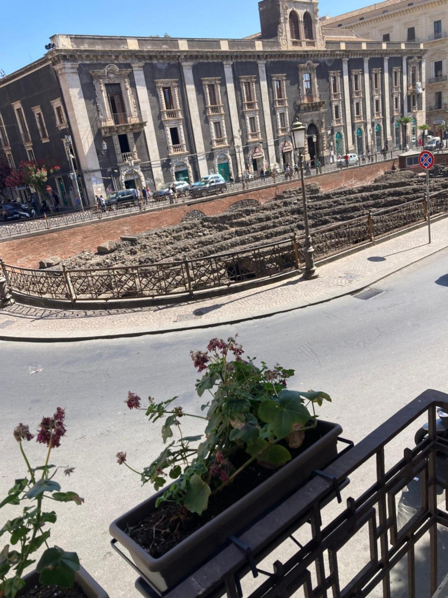 Casitta Stesicoro Apartment Catania Bagian luar foto