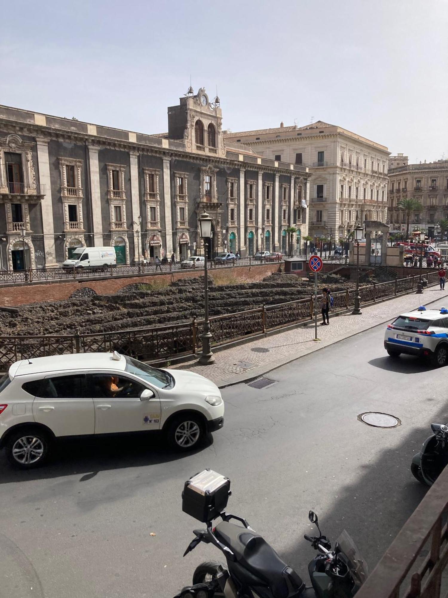 Casitta Stesicoro Apartment Catania Bagian luar foto